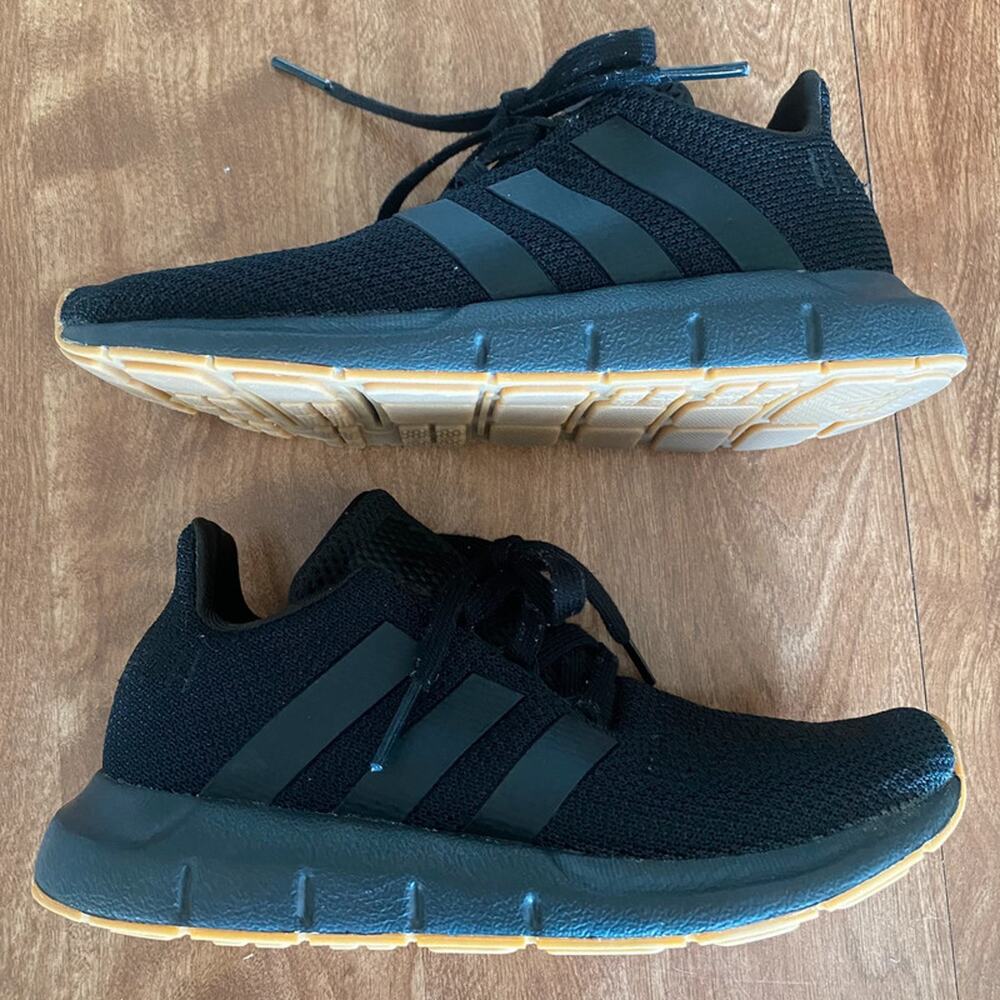 Adidas Swift Run 1.0 youth size 1 black